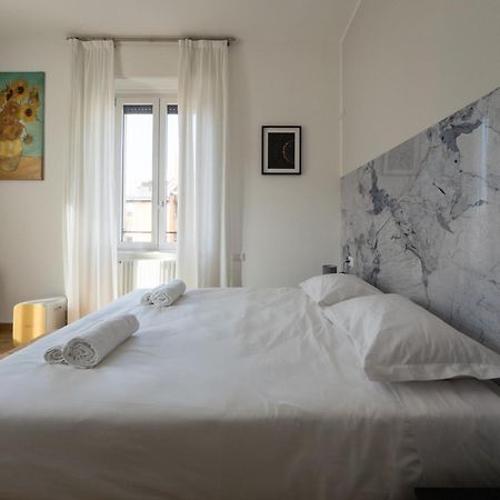 Rrrapido Holy Suites And Rooms - Via Sardegna Milan Exterior photo