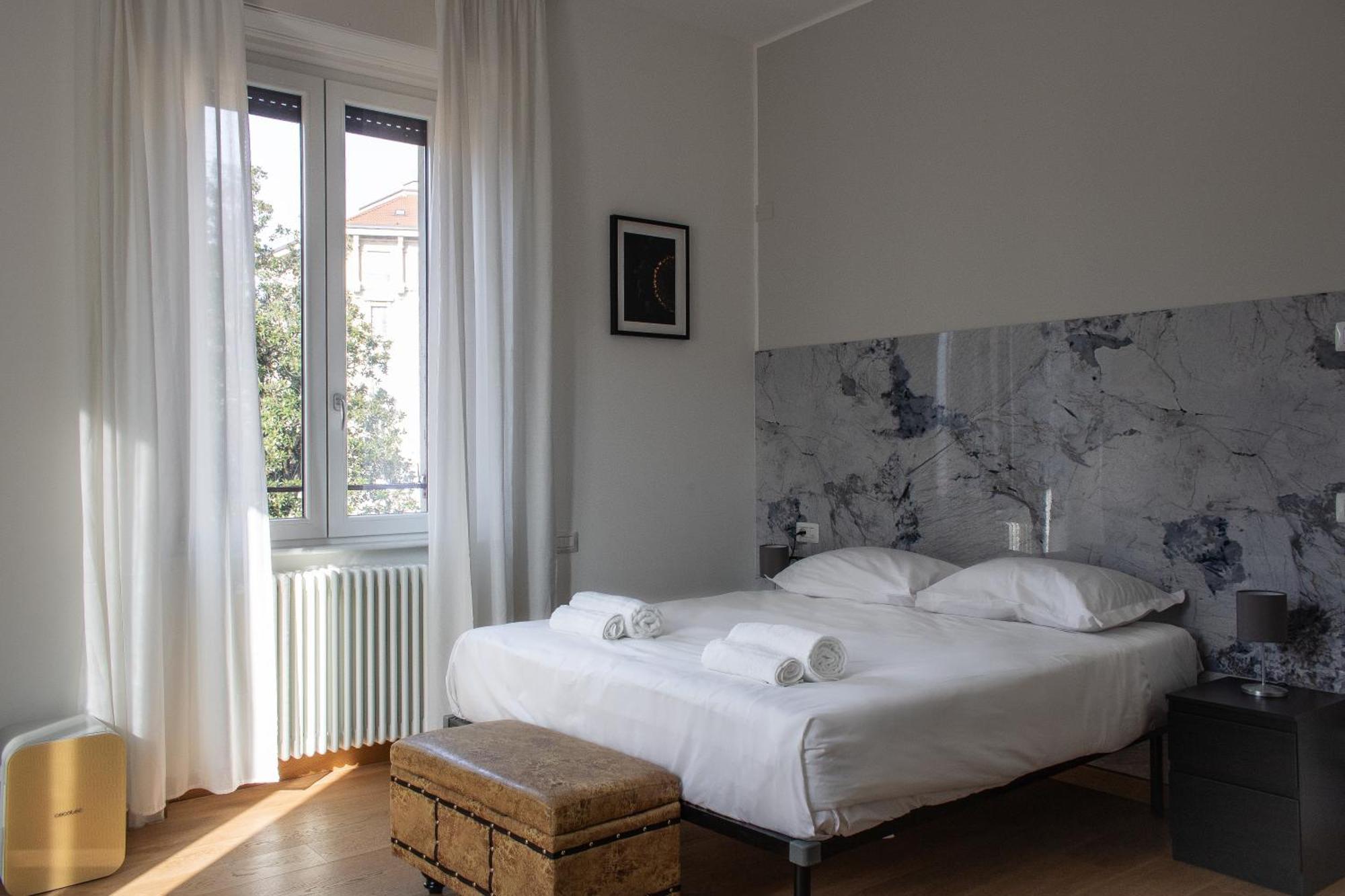 Rrrapido Holy Suites And Rooms - Via Sardegna Milan Exterior photo