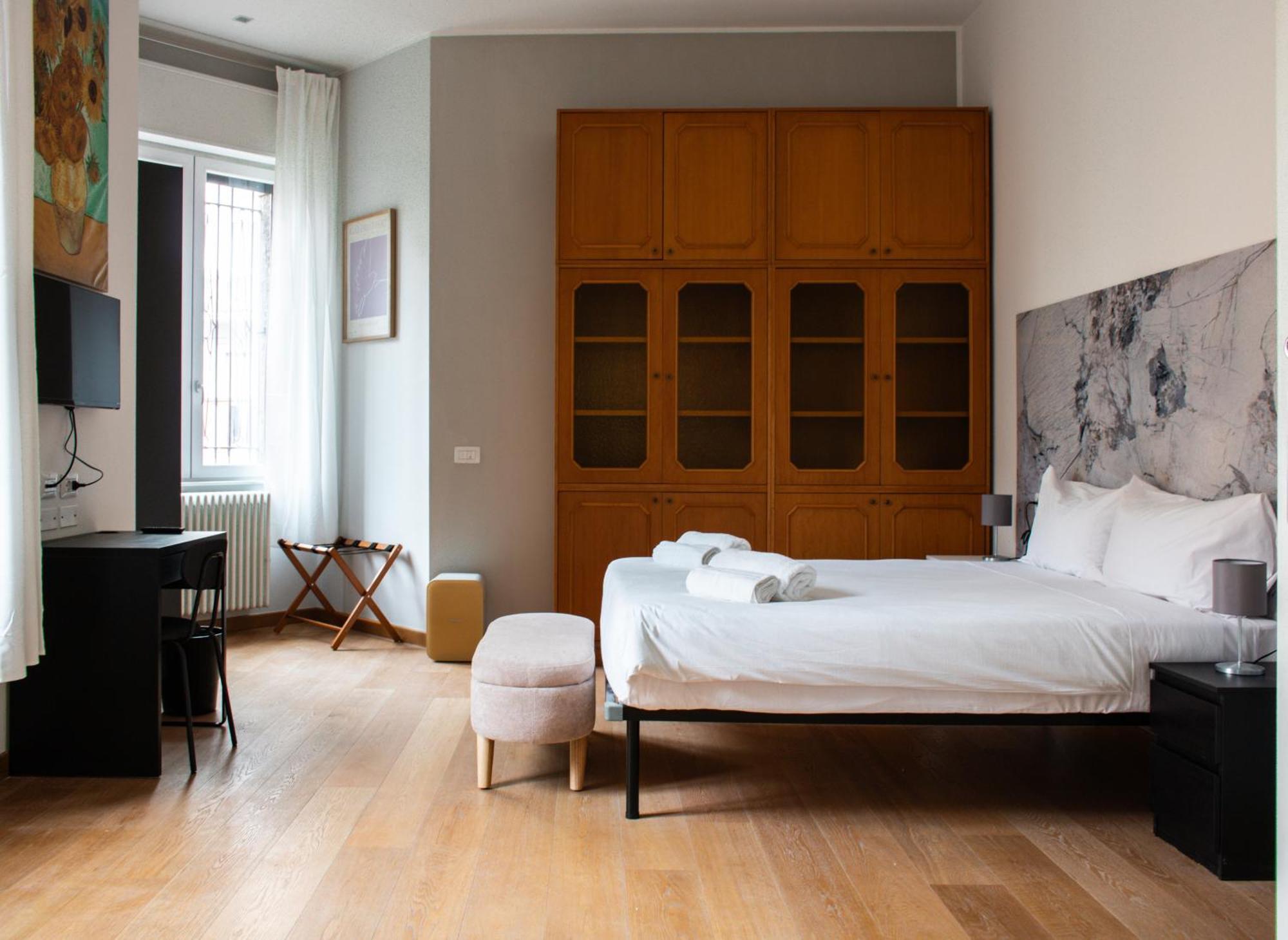 Rrrapido Holy Suites And Rooms - Via Sardegna Milan Exterior photo