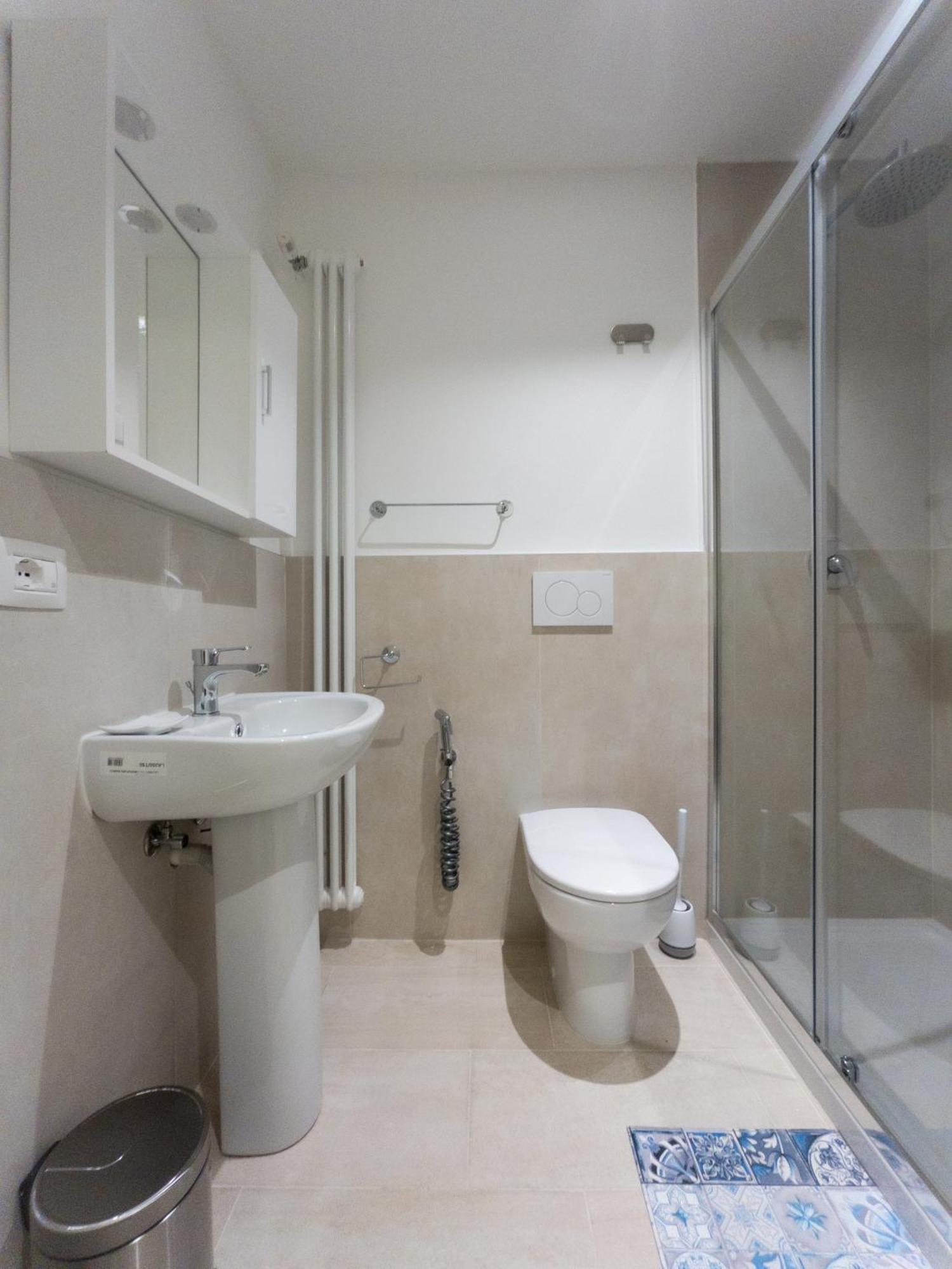 Rrrapido Holy Suites And Rooms - Via Sardegna Milan Exterior photo