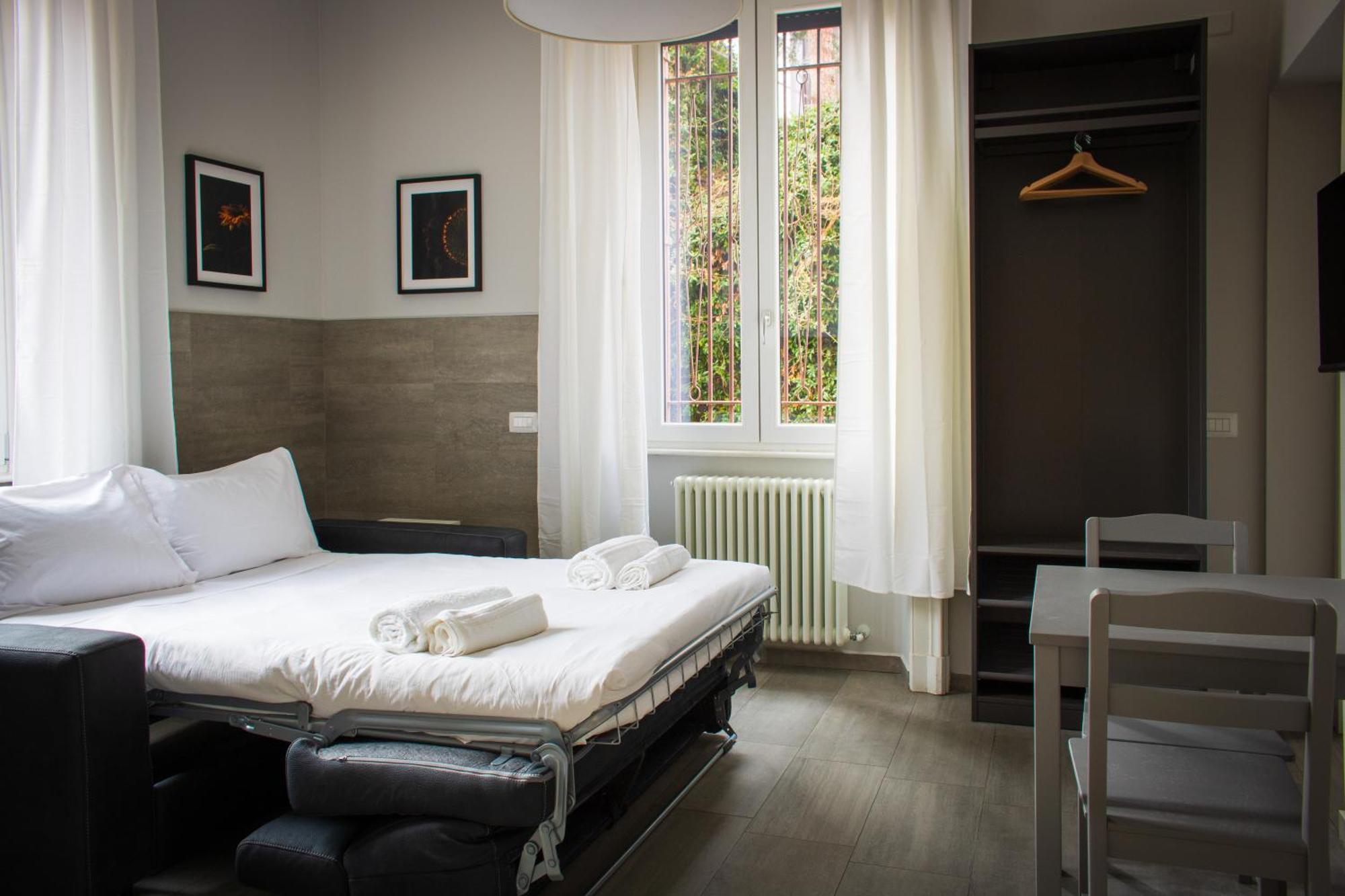 Rrrapido Holy Suites And Rooms - Via Sardegna Milan Exterior photo